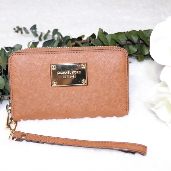 Michael Kors Handbags - Michael Kors Jet Set Brown Leather Wristlet Wallet